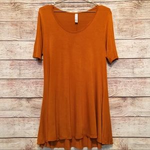 *on hold LulaRoe Orange Perfect T
